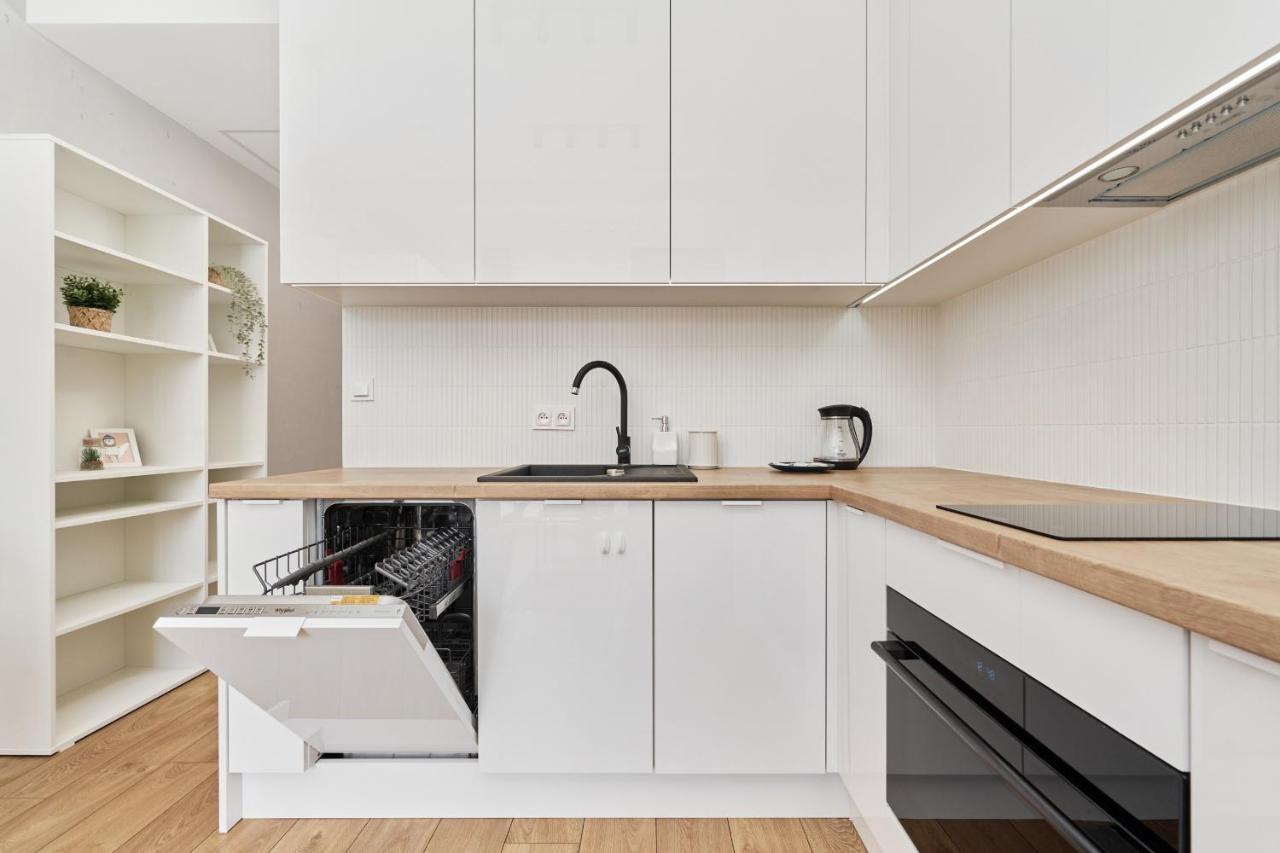 Apartment By The Oder River Wroclaw By Noclegi Renters Kültér fotó